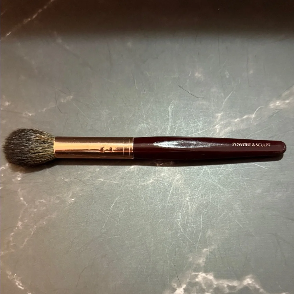 Charlotte Tilbury Powder & Sculpt Brush Makeup Brush